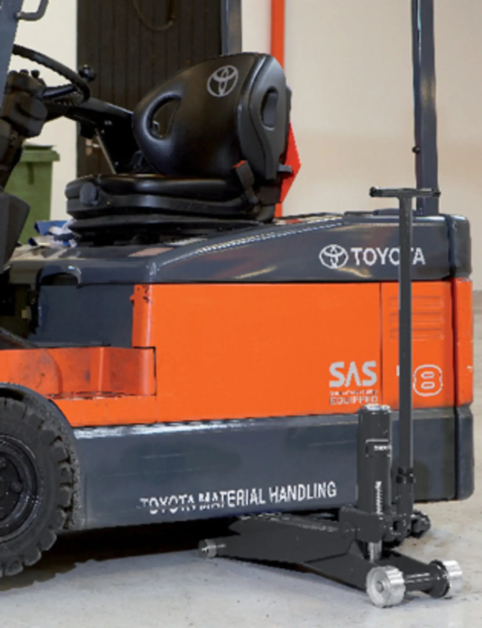 Cric rouleur hydraulique 4t ou 5t