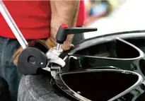 Pince en plastique "3me main"