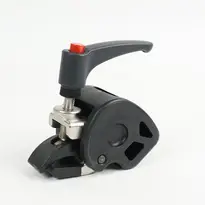 Pince en plastique "3�me main"